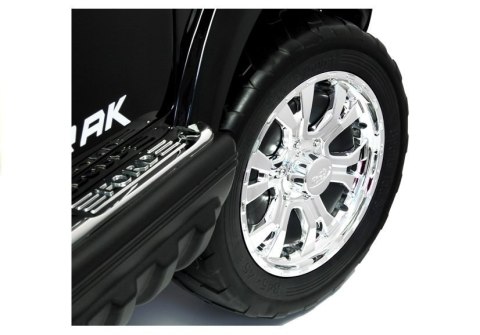 Auto na akumulator Ford czarny 4x4 2,4G Auto na akumulator Ford czarny 4x4 2,4G